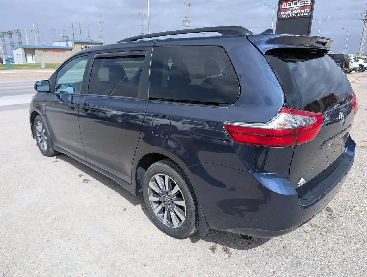 Toyota Sienna fotografie Toyota Sienna