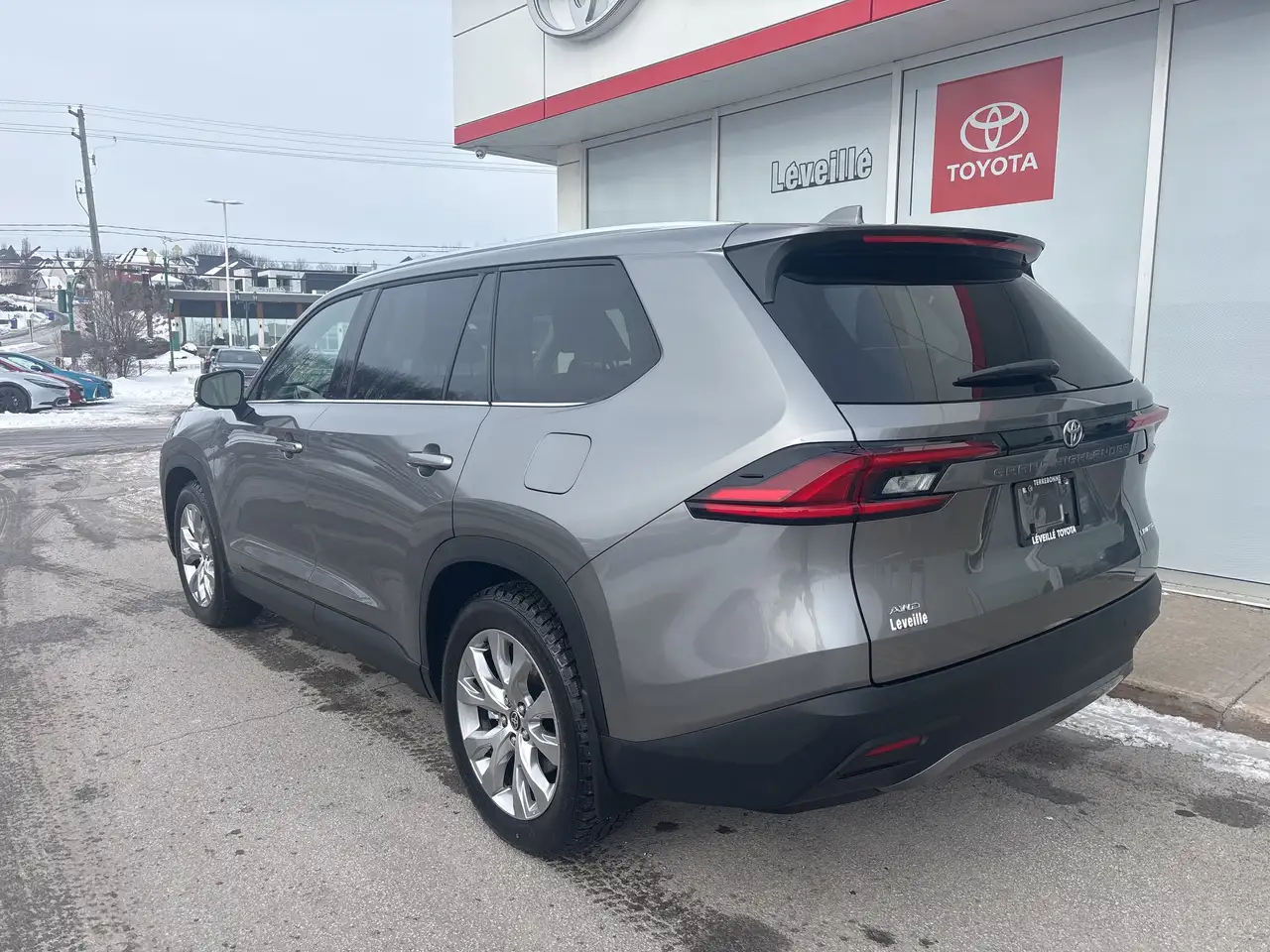 Toyota Grand Highlander снимка Toyota Grand Highlander