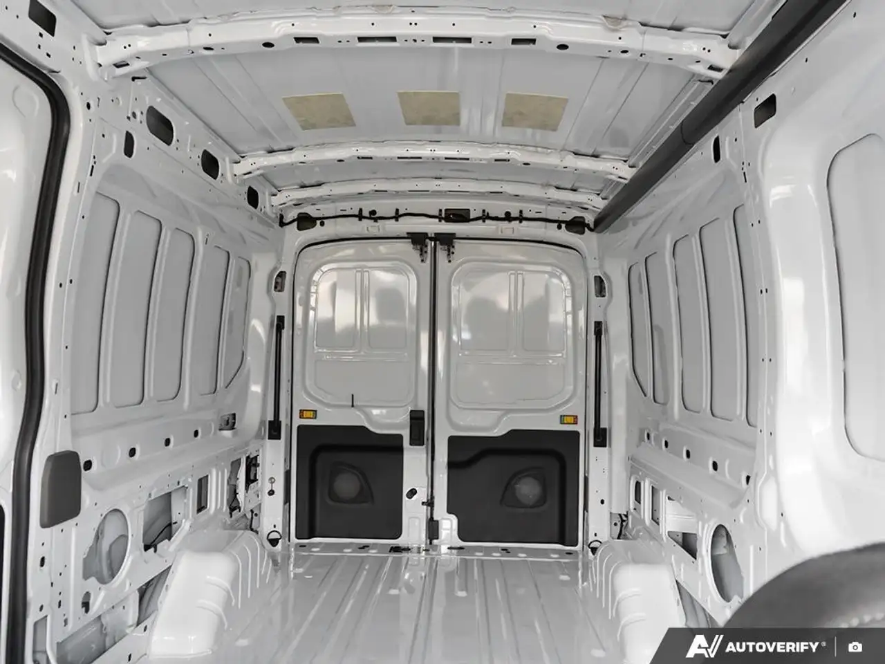 Ford Transit Cargo Van снимка Ford Transit Cargo Van