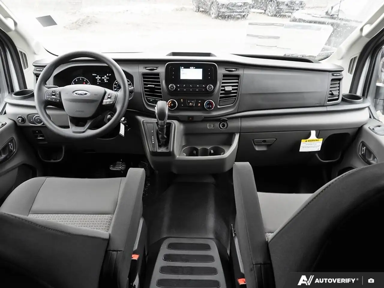 Ford Transit Cargo Van снимка Ford Transit Cargo Van