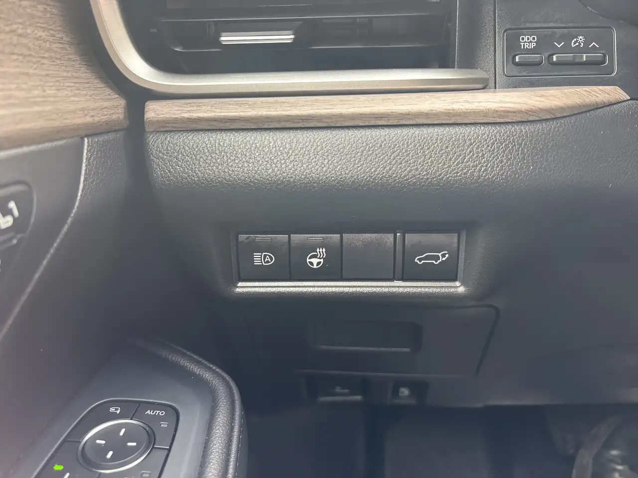 Toyota Grand Highlander снимка Toyota Grand Highlander