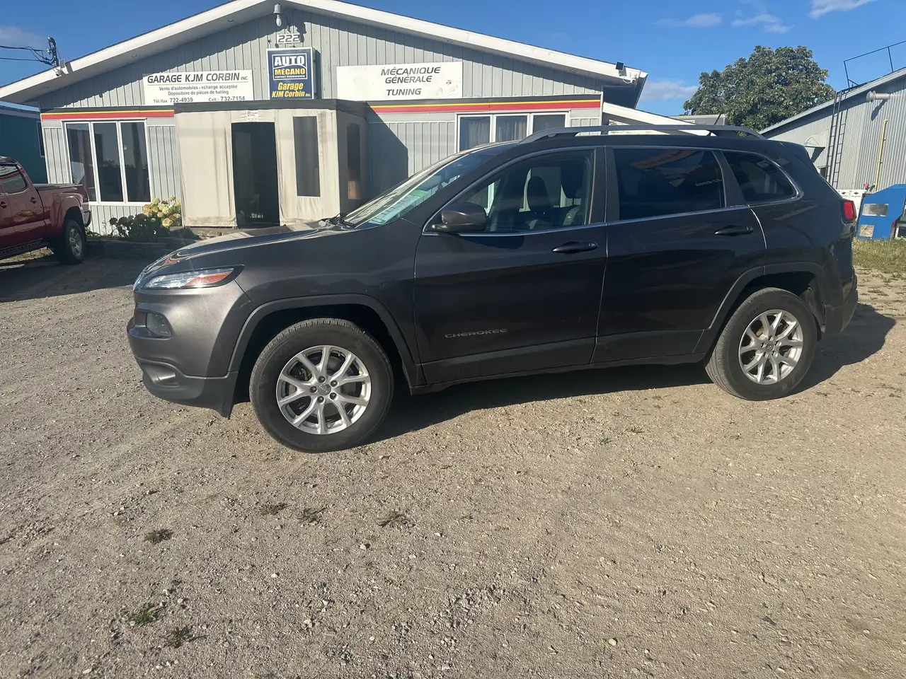 Jeep Cherokee photo Jeep Cherokee
