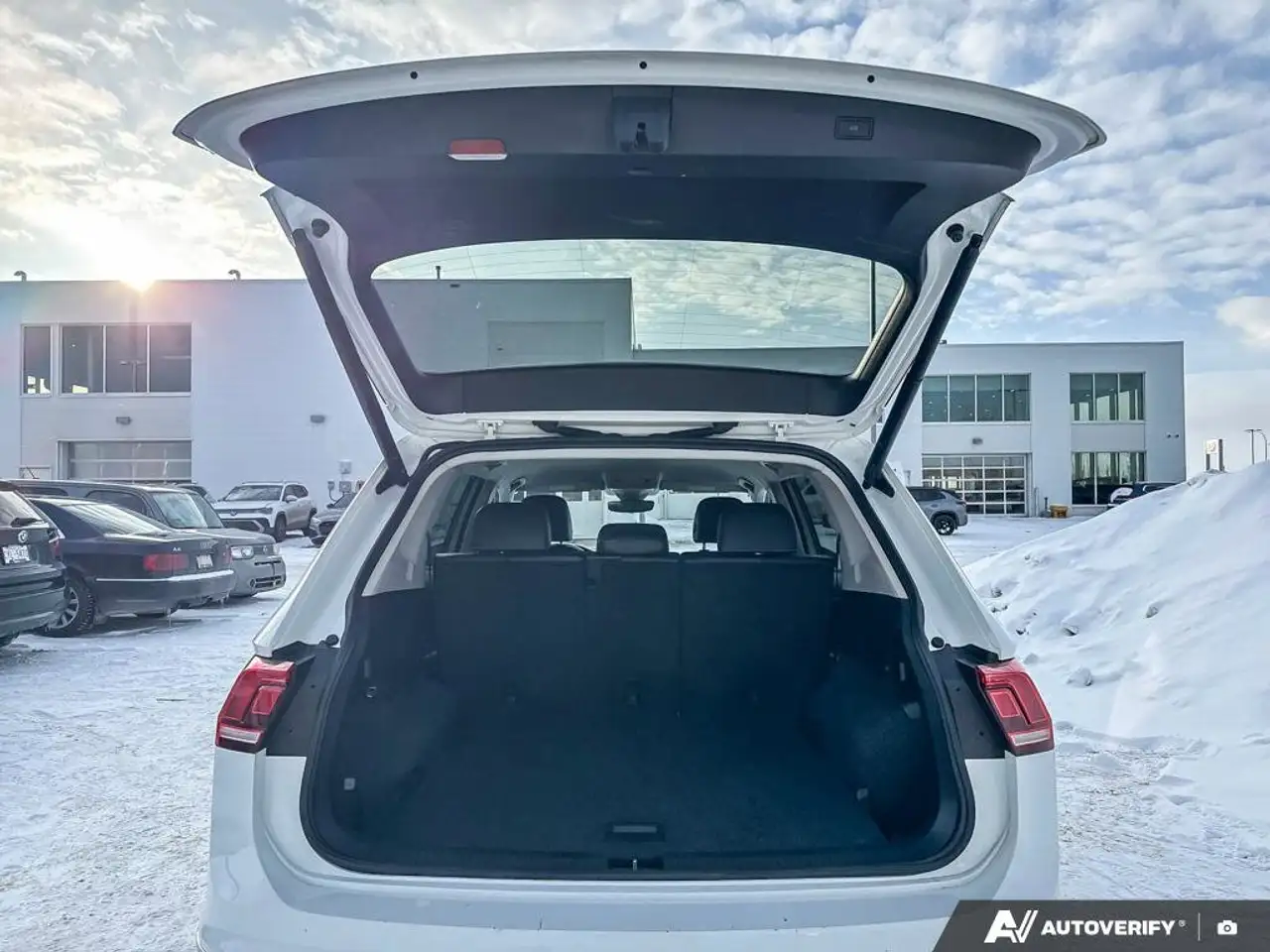 Volkswagen Tiguan снимка Volkswagen Tiguan