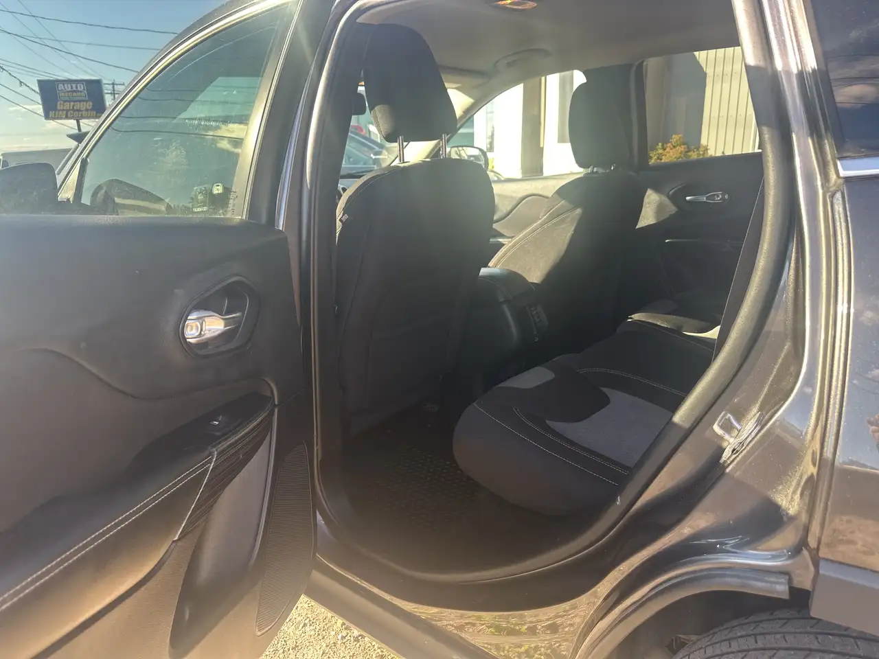 Jeep Cherokee photo Jeep Cherokee