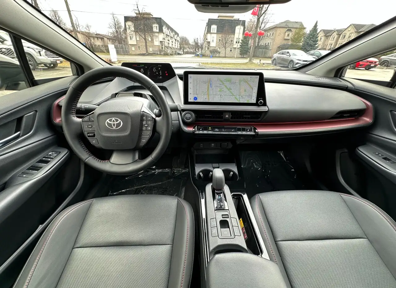 Toyota Prius Prime снимка Toyota Prius Prime
