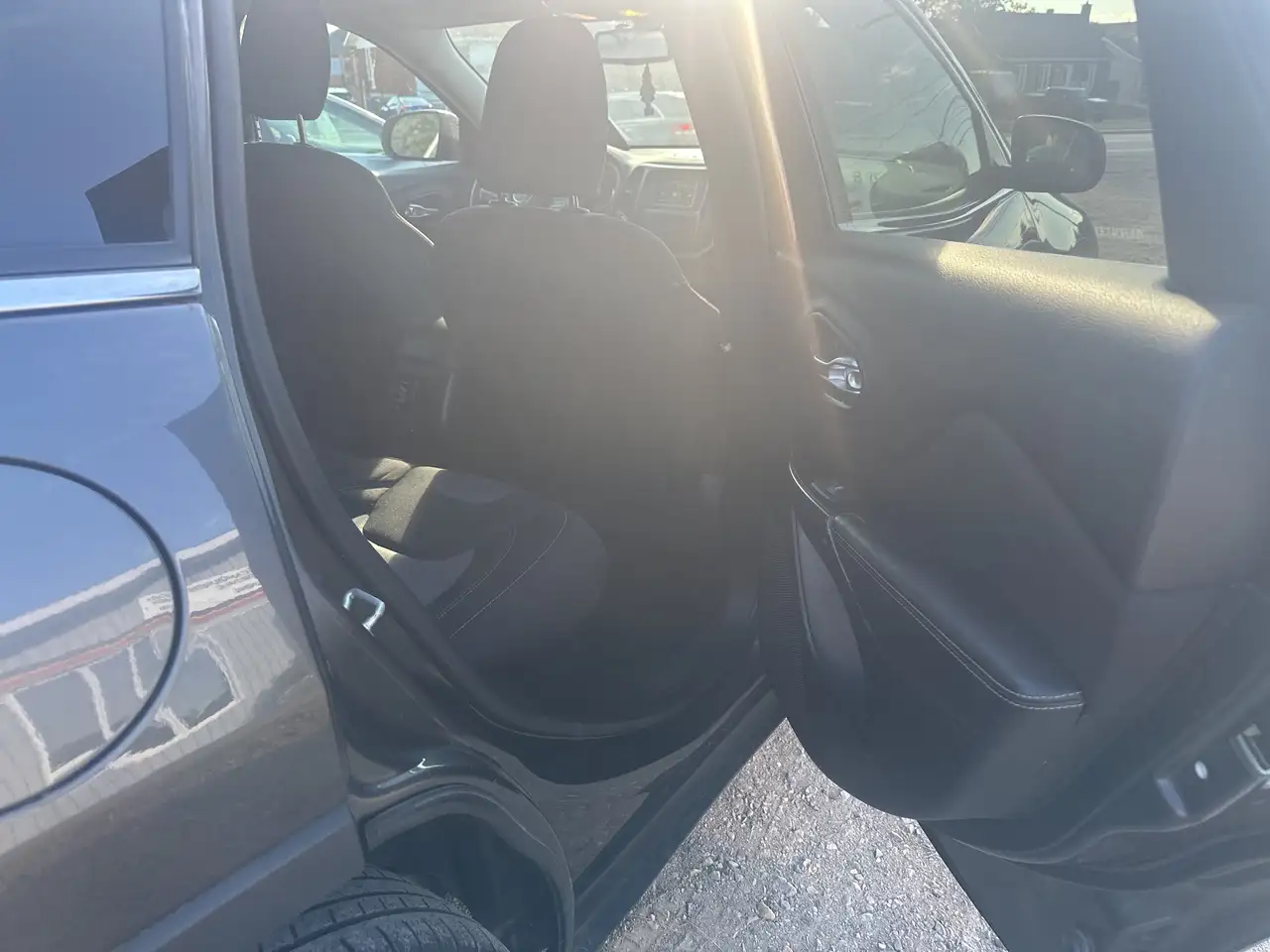 Jeep Cherokee photo Jeep Cherokee