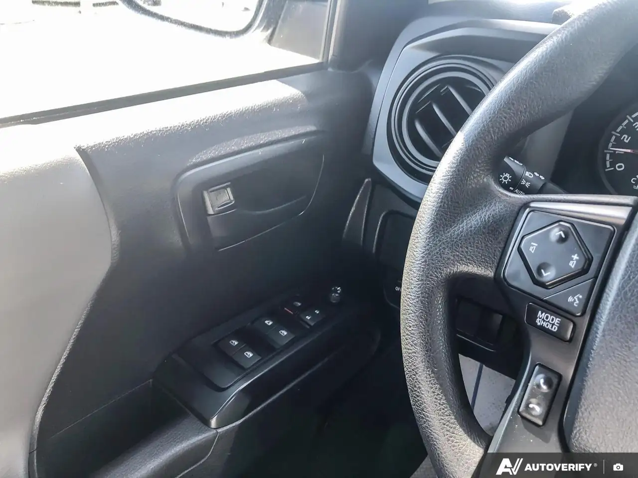 Toyota Tacoma снимка Toyota Tacoma