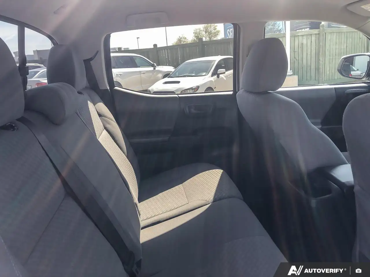 Toyota Tacoma снимка Toyota Tacoma