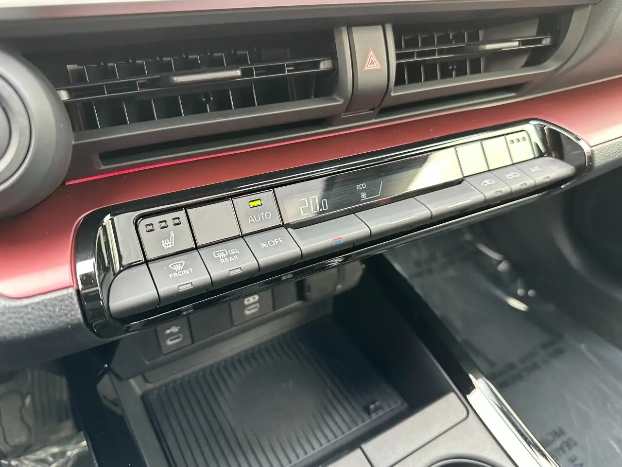 Toyota Prius Prime снимка Toyota Prius Prime