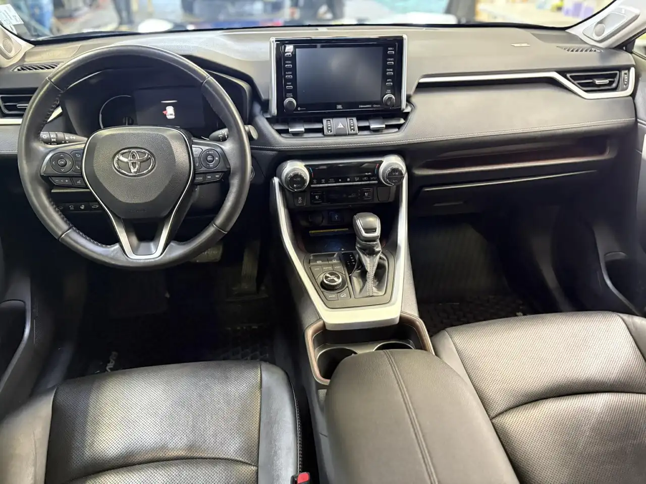 Toyota RAV 4 снимка Toyota RAV 4