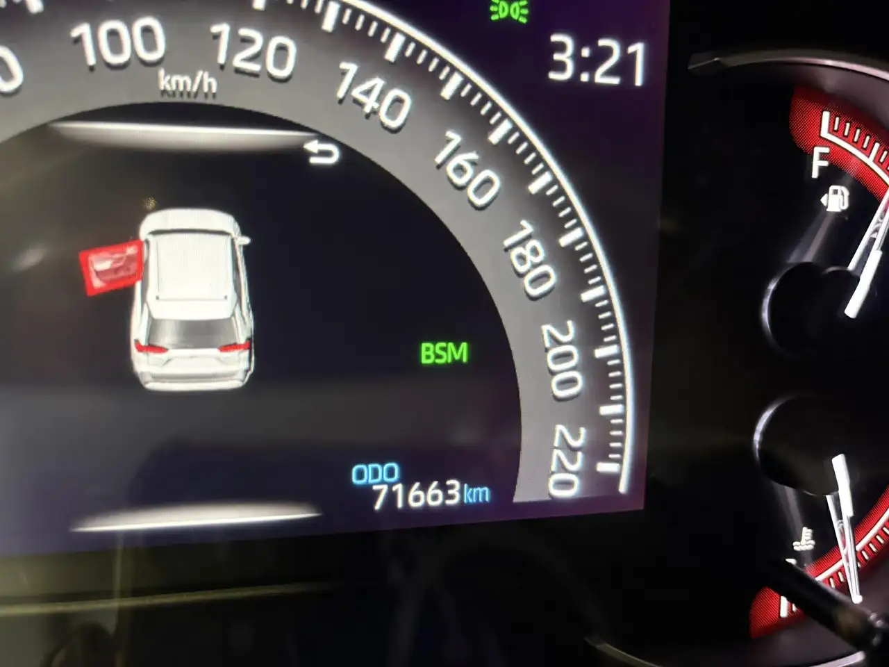 Toyota RAV 4 снимка Toyota RAV 4