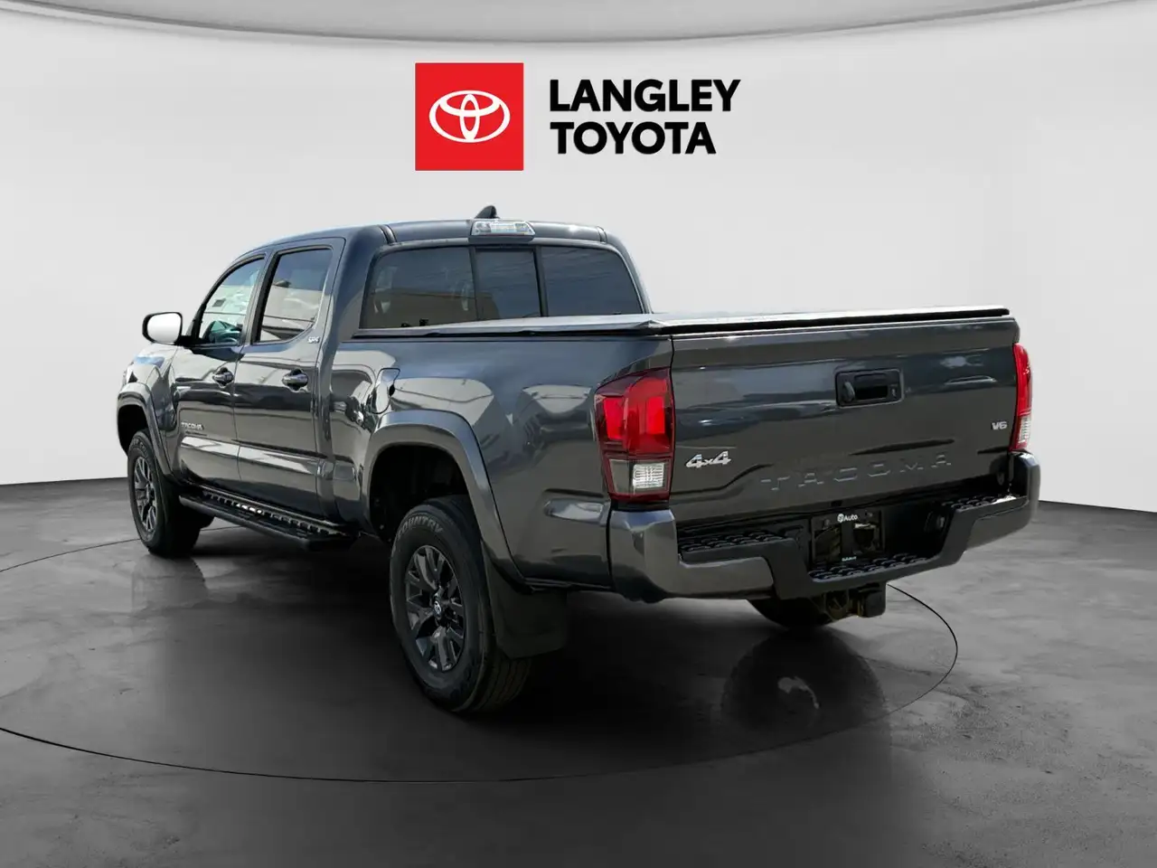 Toyota Tacoma снимка Toyota Tacoma