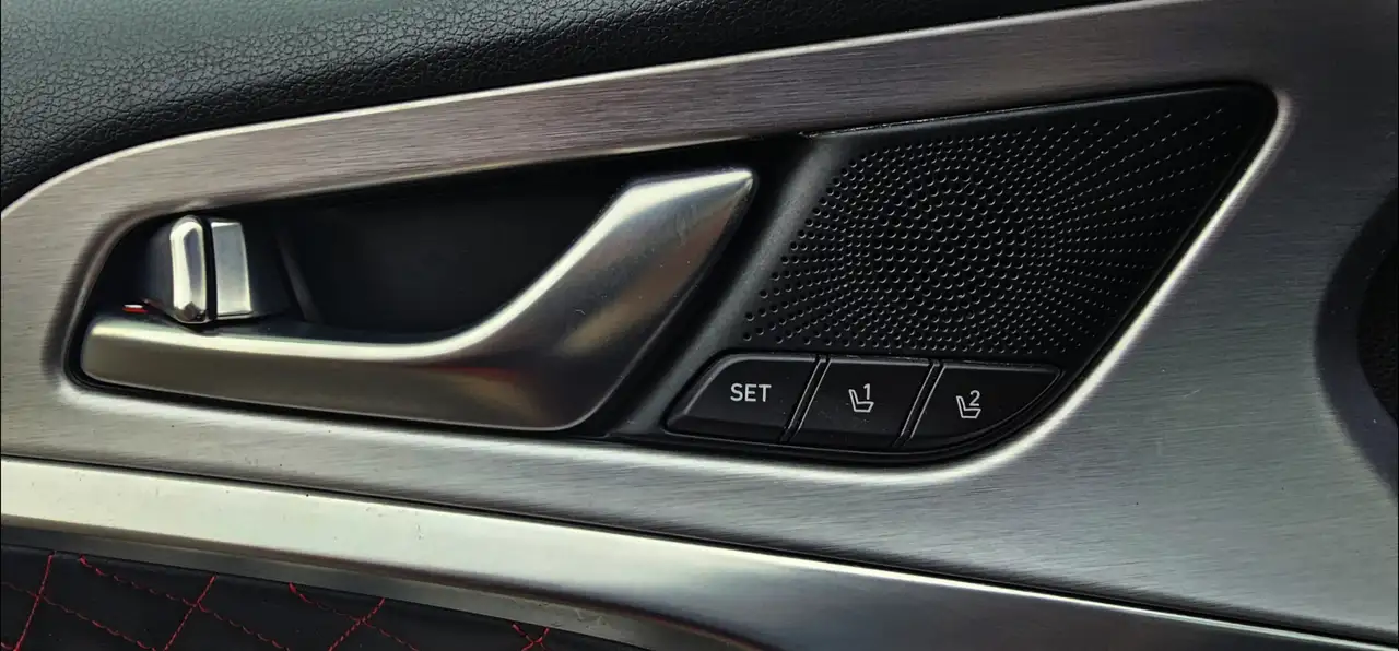Genesis G70 снимка Genesis G70