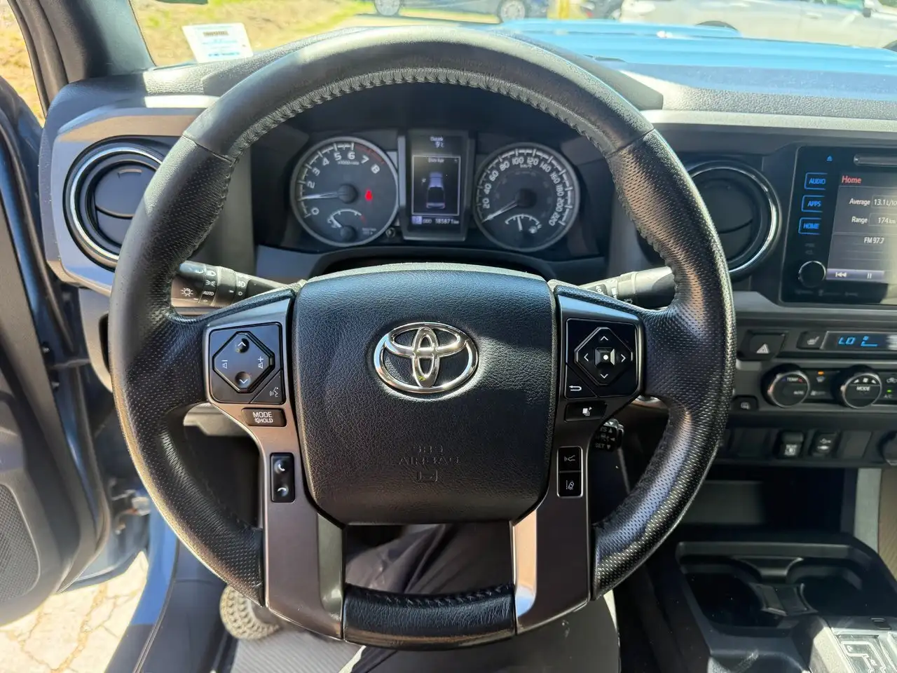 Toyota Tacoma снимка Toyota Tacoma