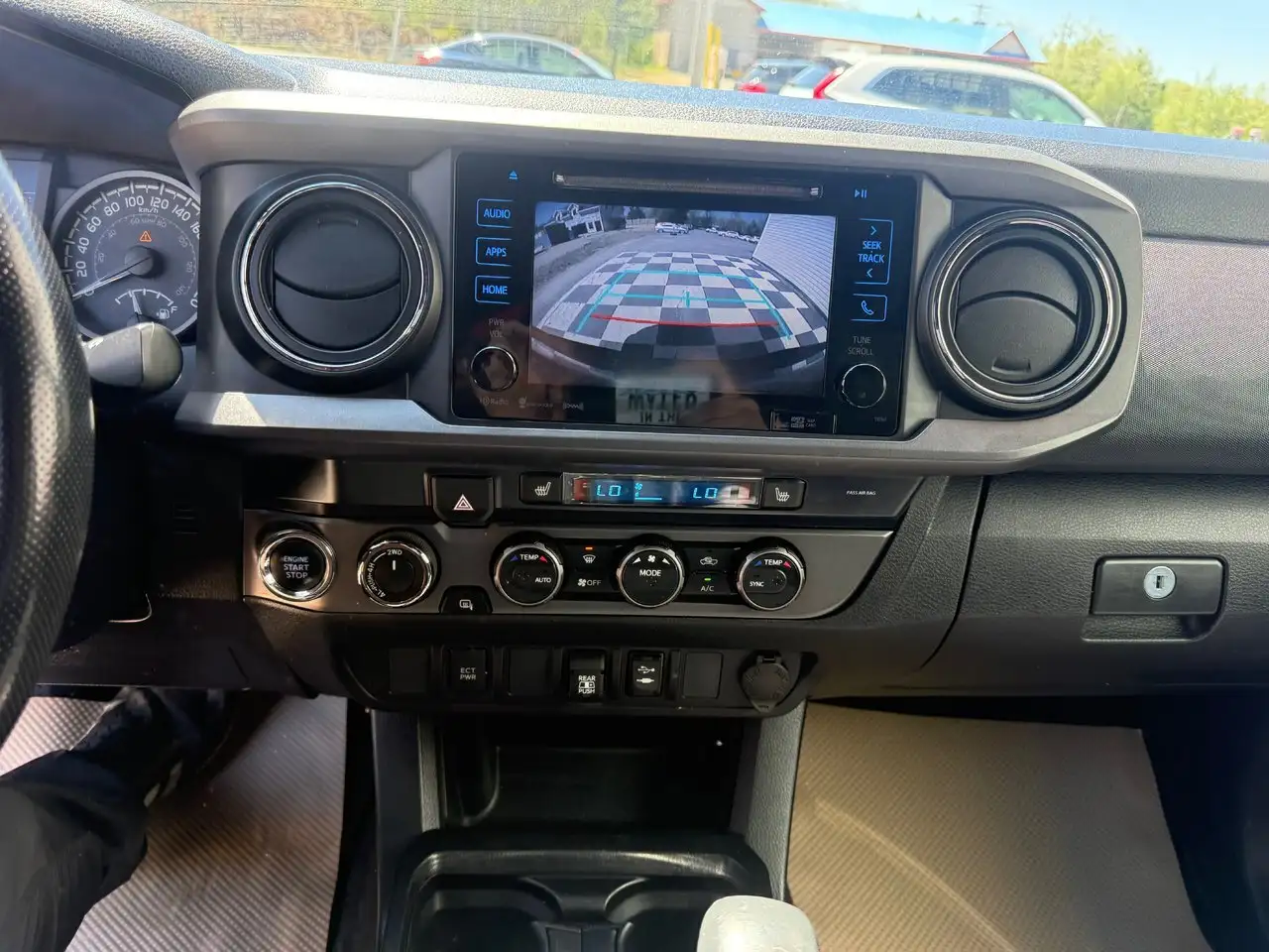 Toyota Tacoma снимка Toyota Tacoma