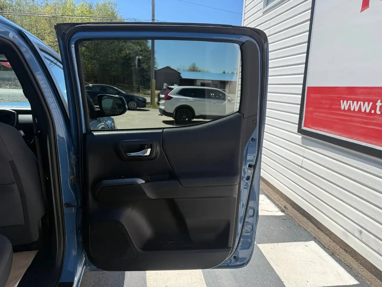 Toyota Tacoma снимка Toyota Tacoma