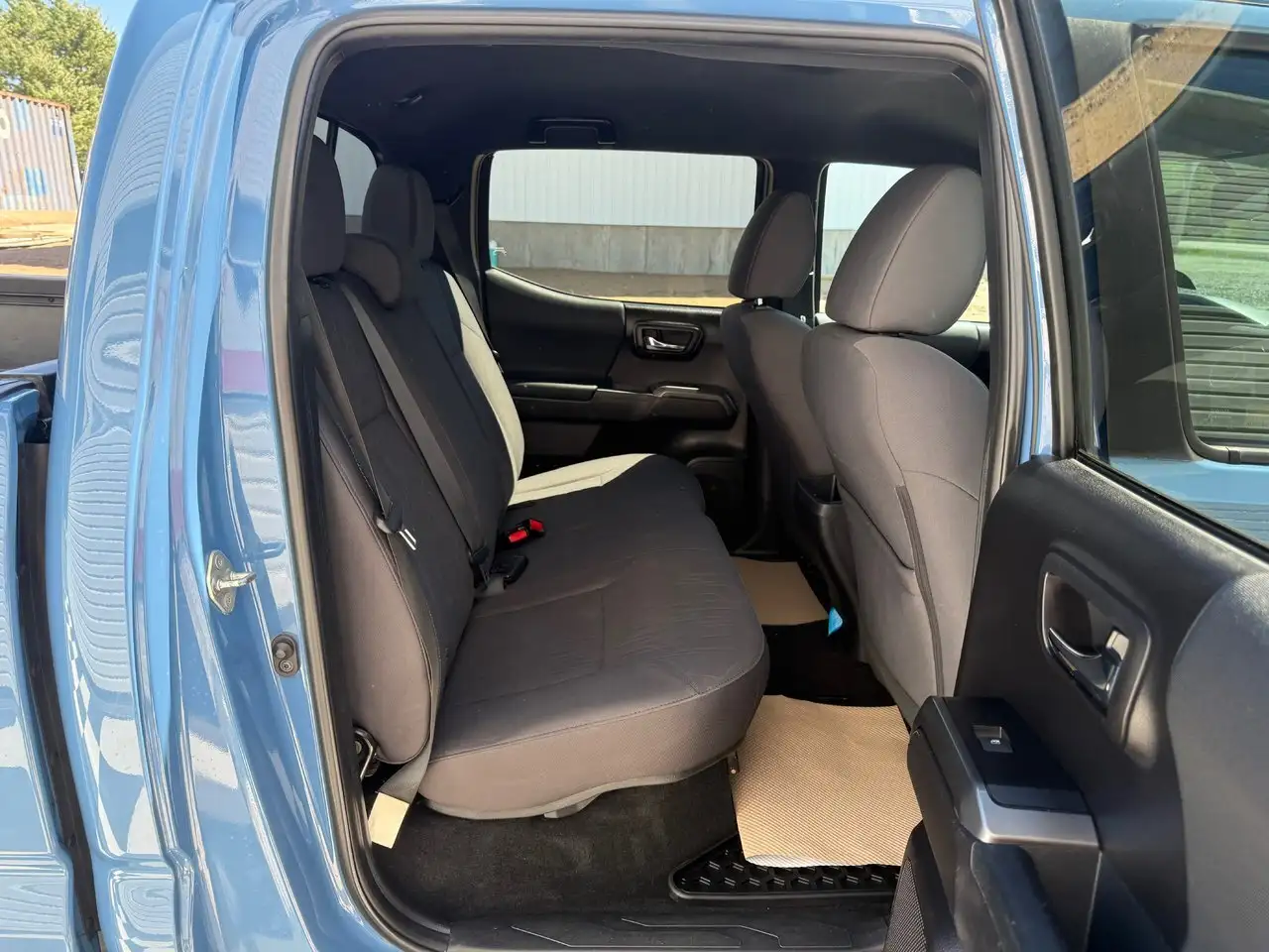 Toyota Tacoma снимка Toyota Tacoma
