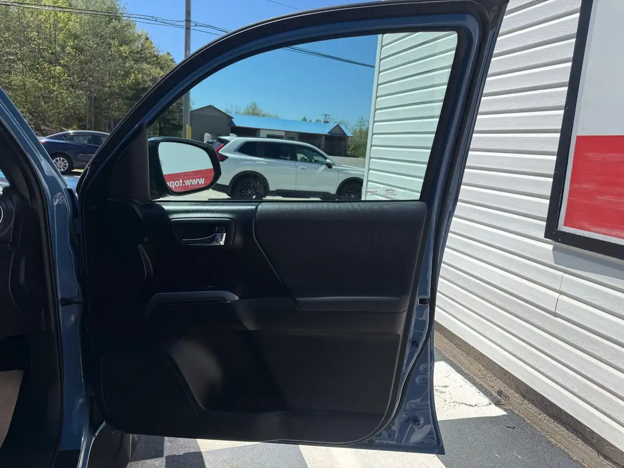 Toyota Tacoma снимка Toyota Tacoma