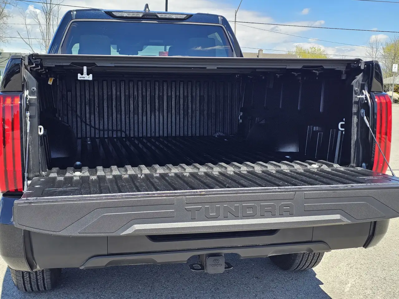 Toyota Tundra снимка Toyota Tundra