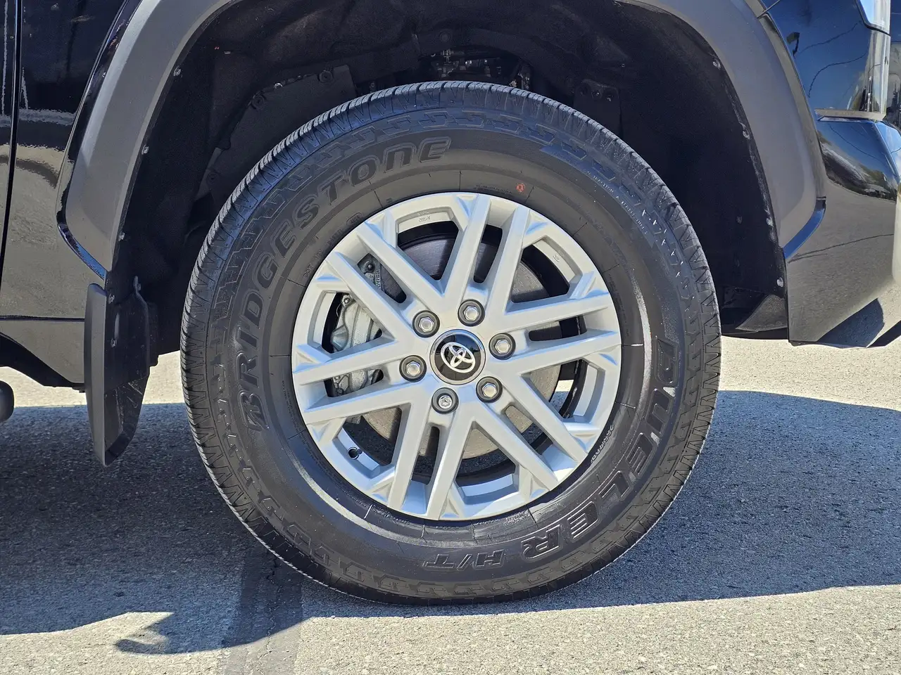 Toyota Tundra снимка Toyota Tundra