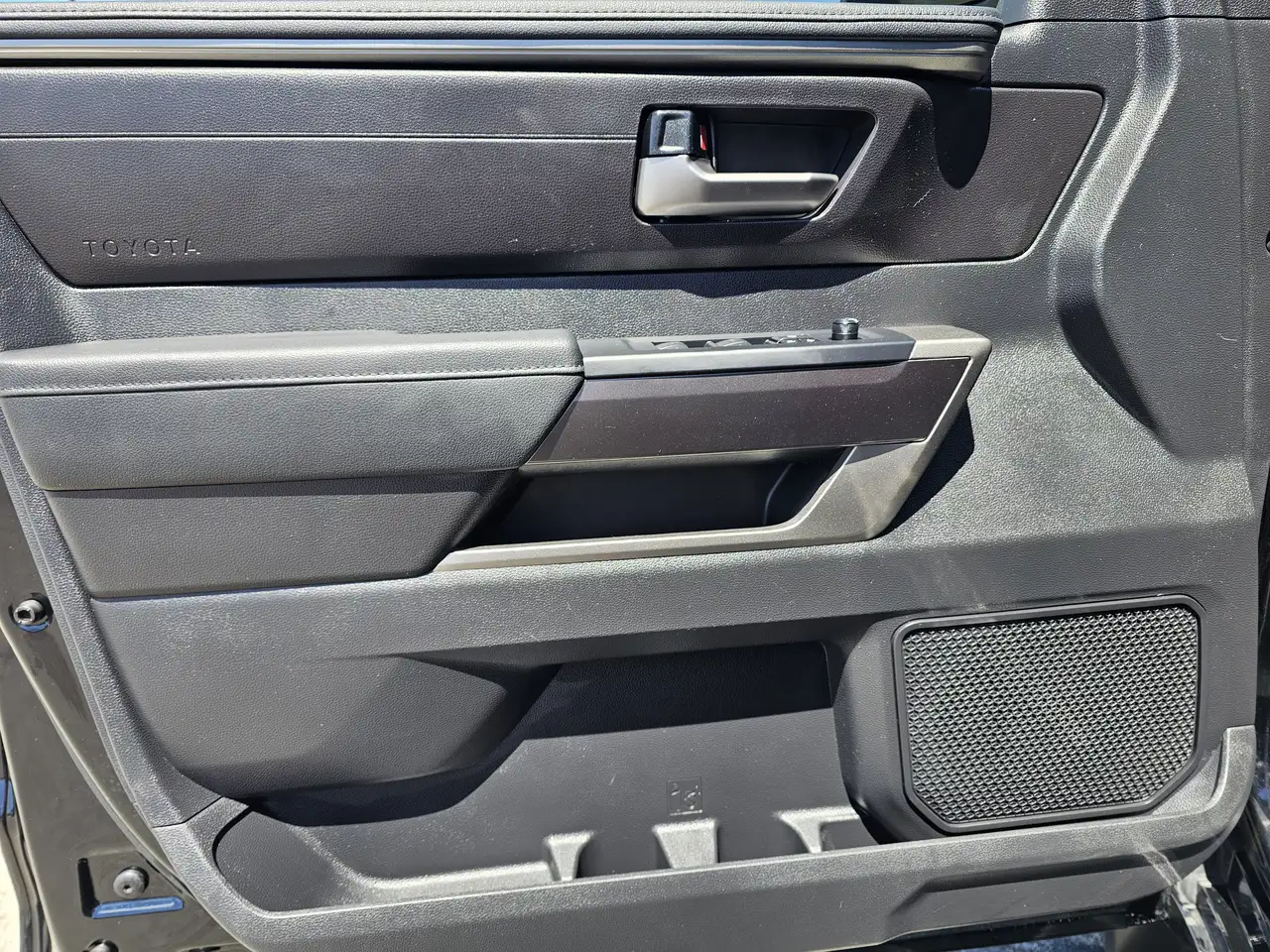 Toyota Tundra снимка Toyota Tundra