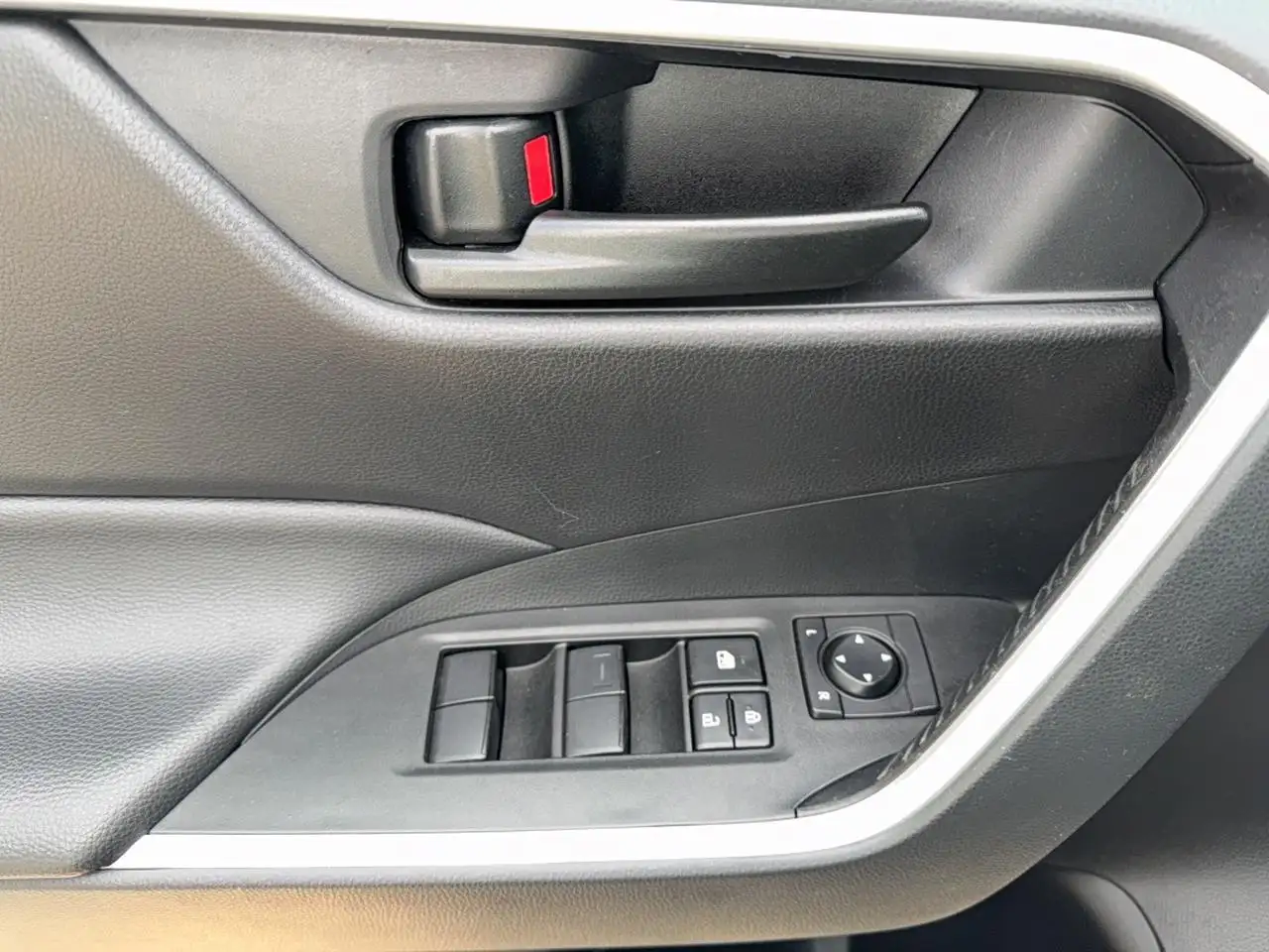 Toyota RAV 4 снимка Toyota RAV 4