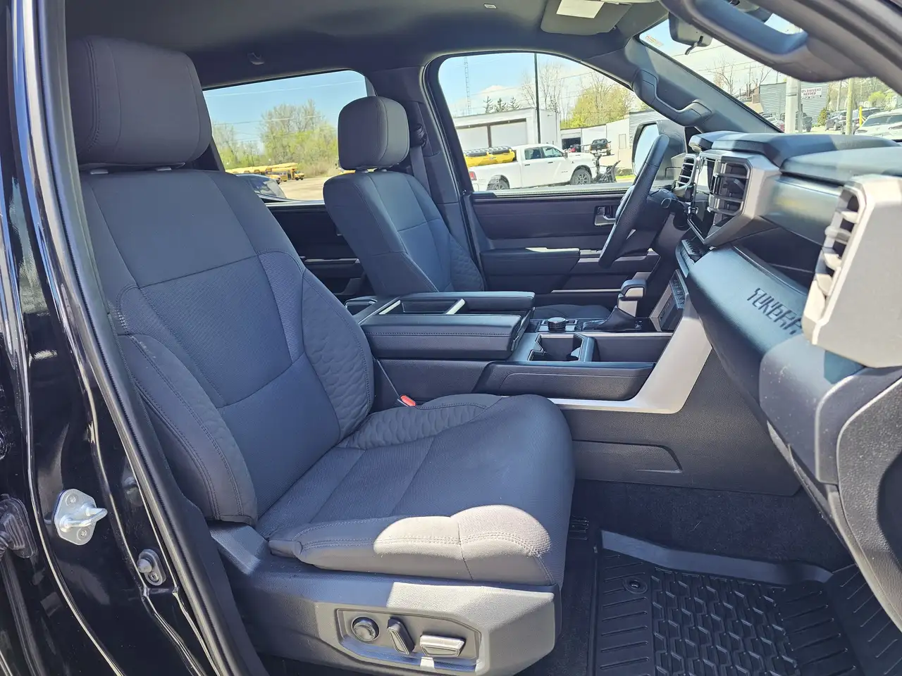 Toyota Tundra снимка Toyota Tundra