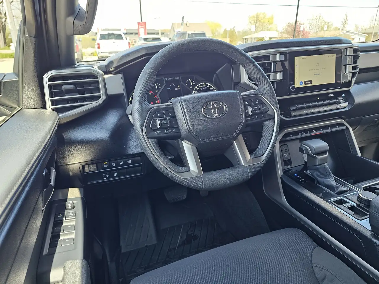 Toyota Tundra снимка Toyota Tundra