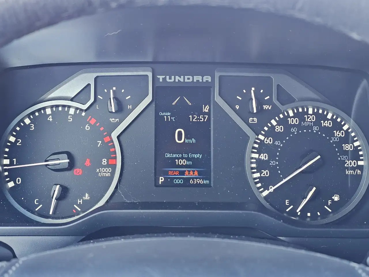 Toyota Tundra снимка Toyota Tundra