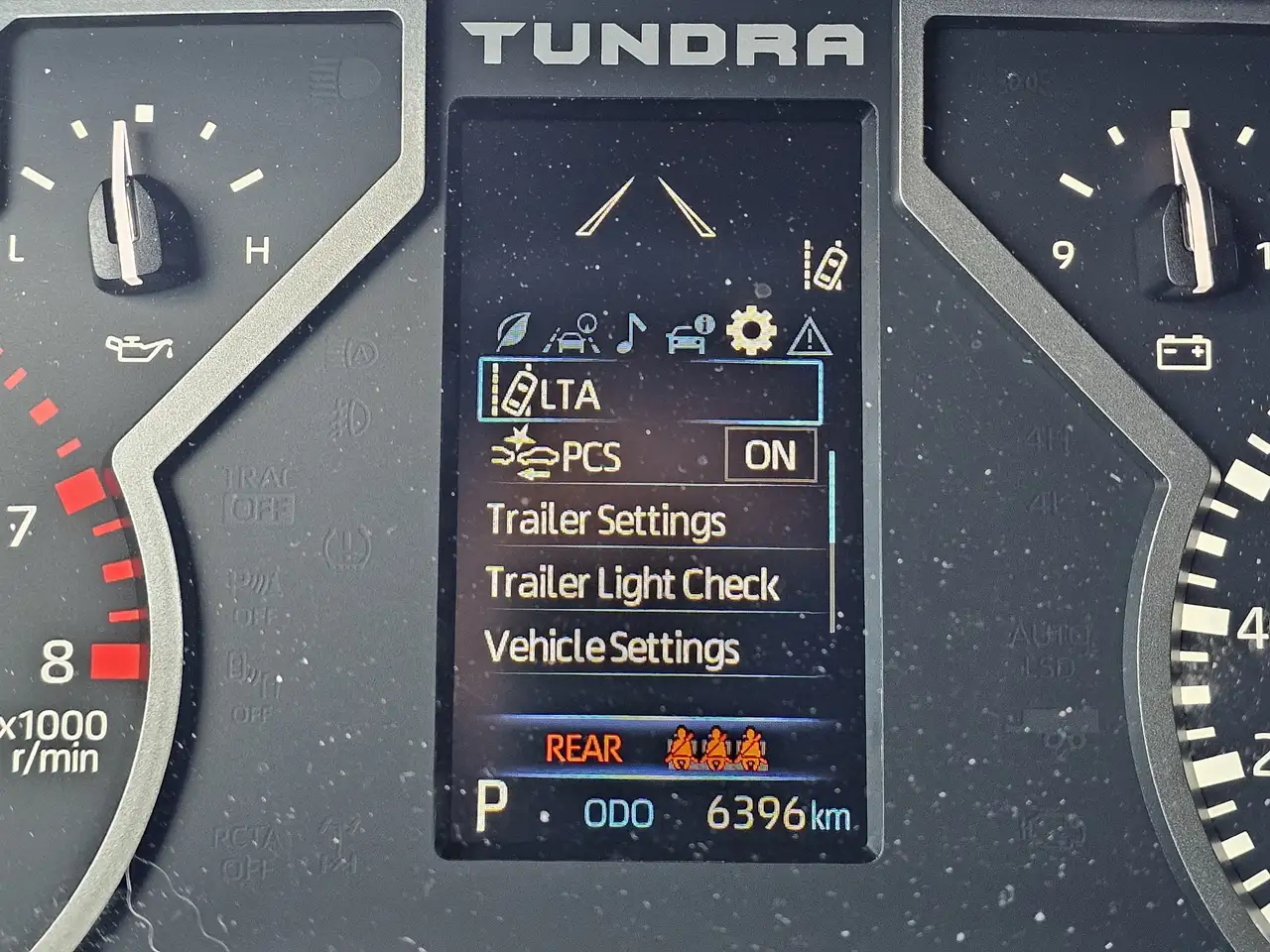 Toyota Tundra снимка Toyota Tundra