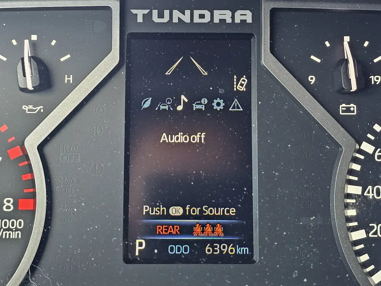 Toyota Tundra снимка Toyota Tundra