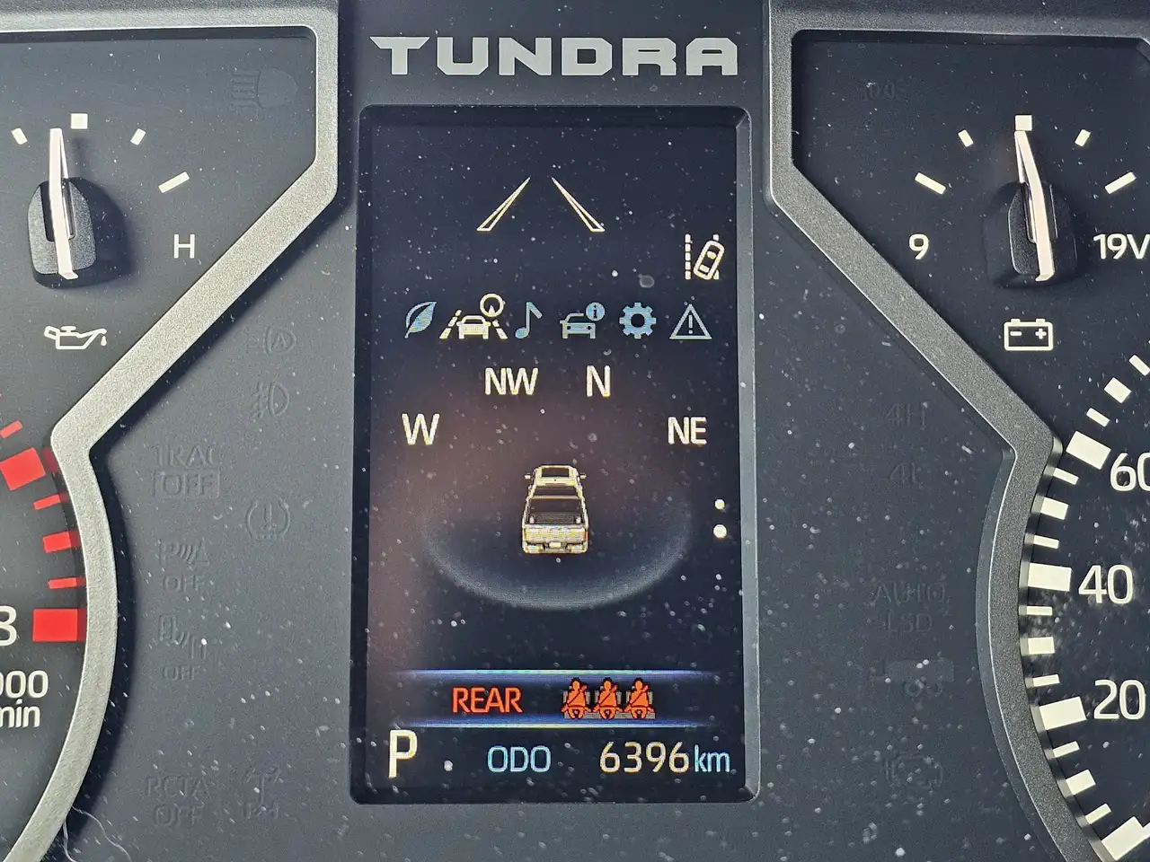 Toyota Tundra снимка Toyota Tundra