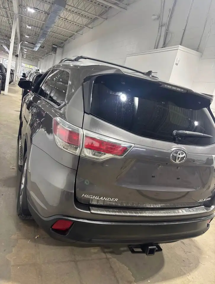 Toyota Highlander снимка Toyota Highlander