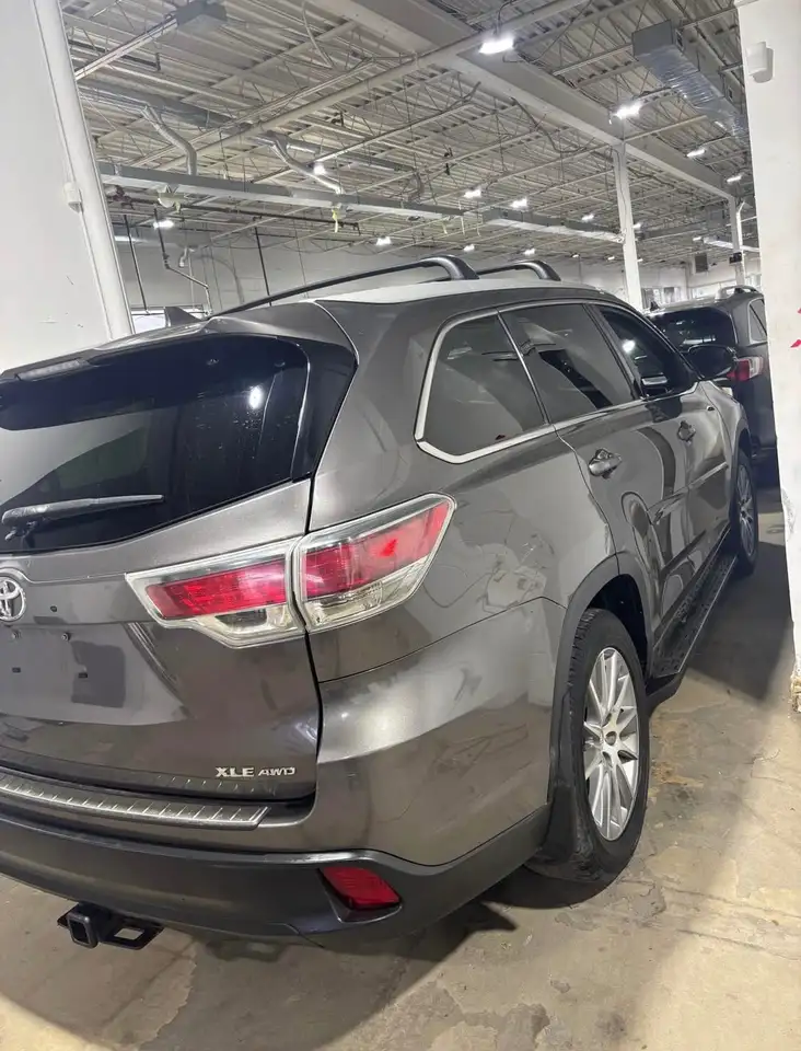Toyota Highlander снимка Toyota Highlander