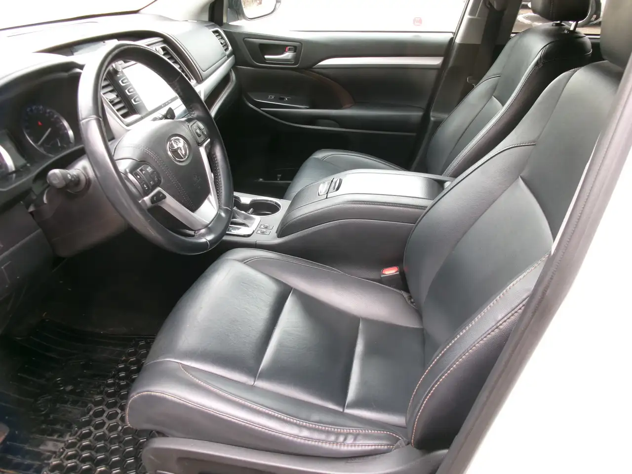 Toyota Highlander снимка Toyota Highlander