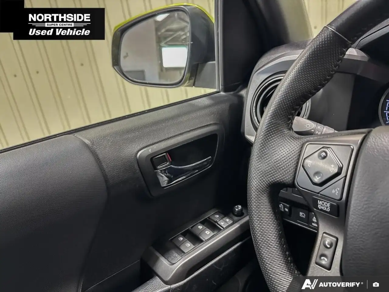 Toyota Tacoma снимка Toyota Tacoma