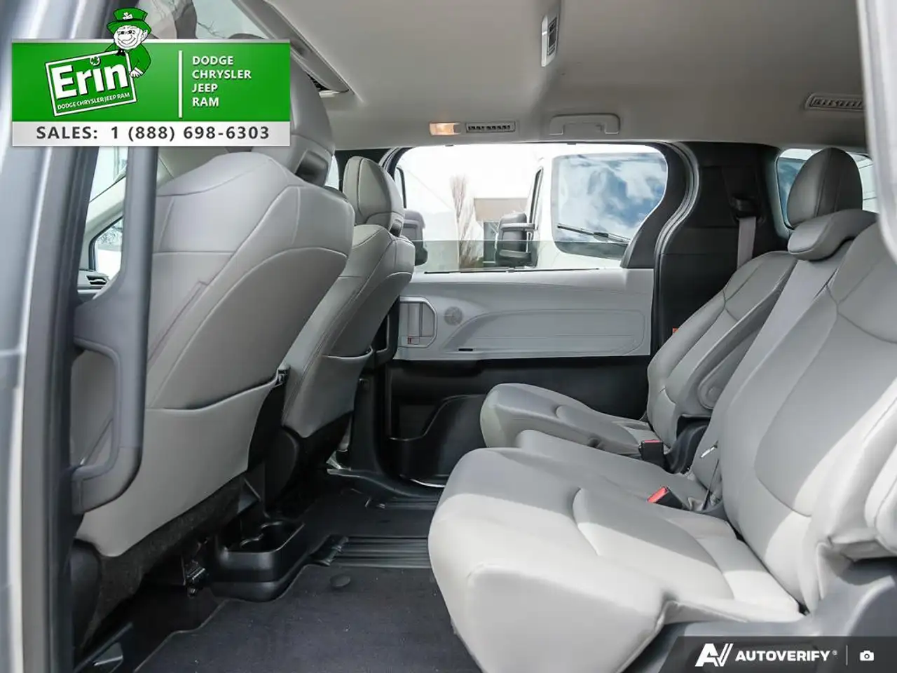 Toyota Sienna fotografie Toyota Sienna