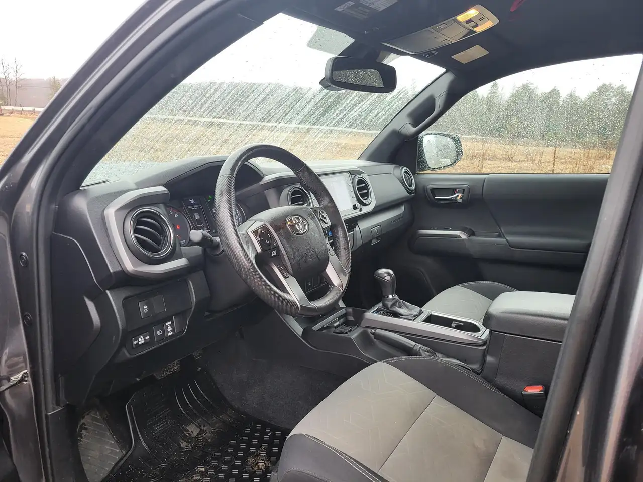 Toyota Tacoma снимка Toyota Tacoma