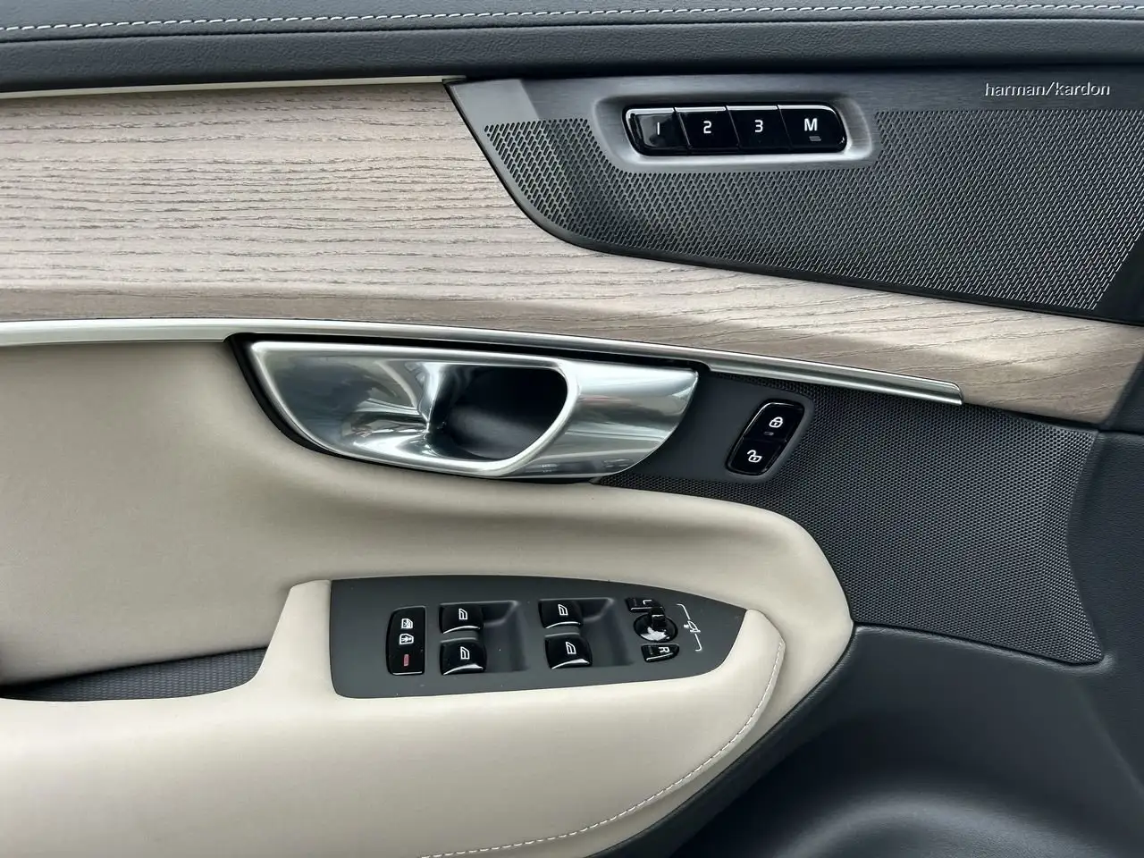 Volvo XC90 снимка Volvo XC90