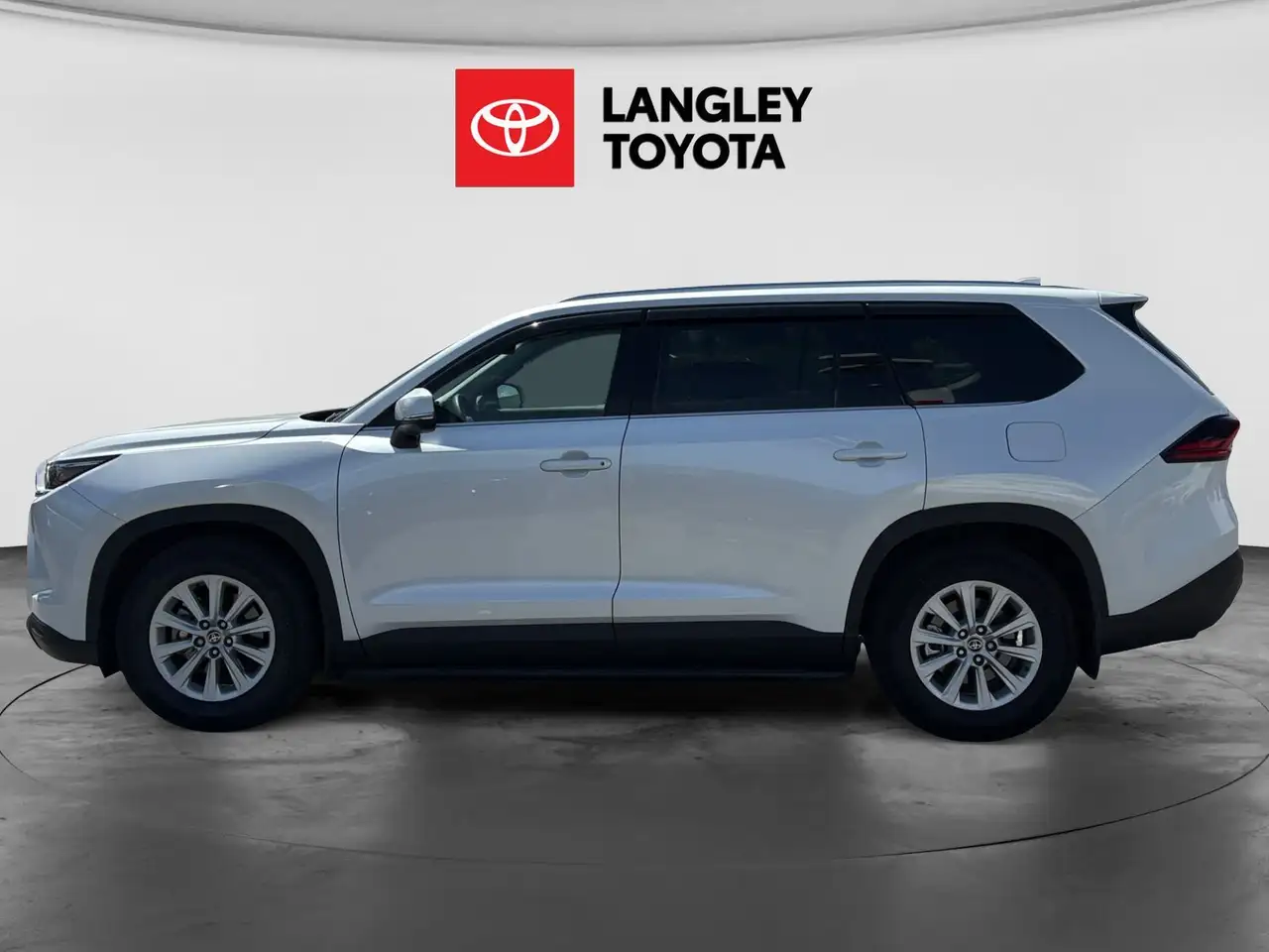 Toyota Grand Highlander снимка Toyota Grand Highlander