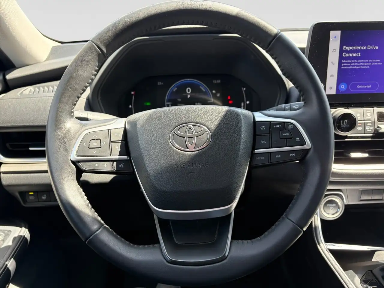 Toyota Grand Highlander снимка Toyota Grand Highlander