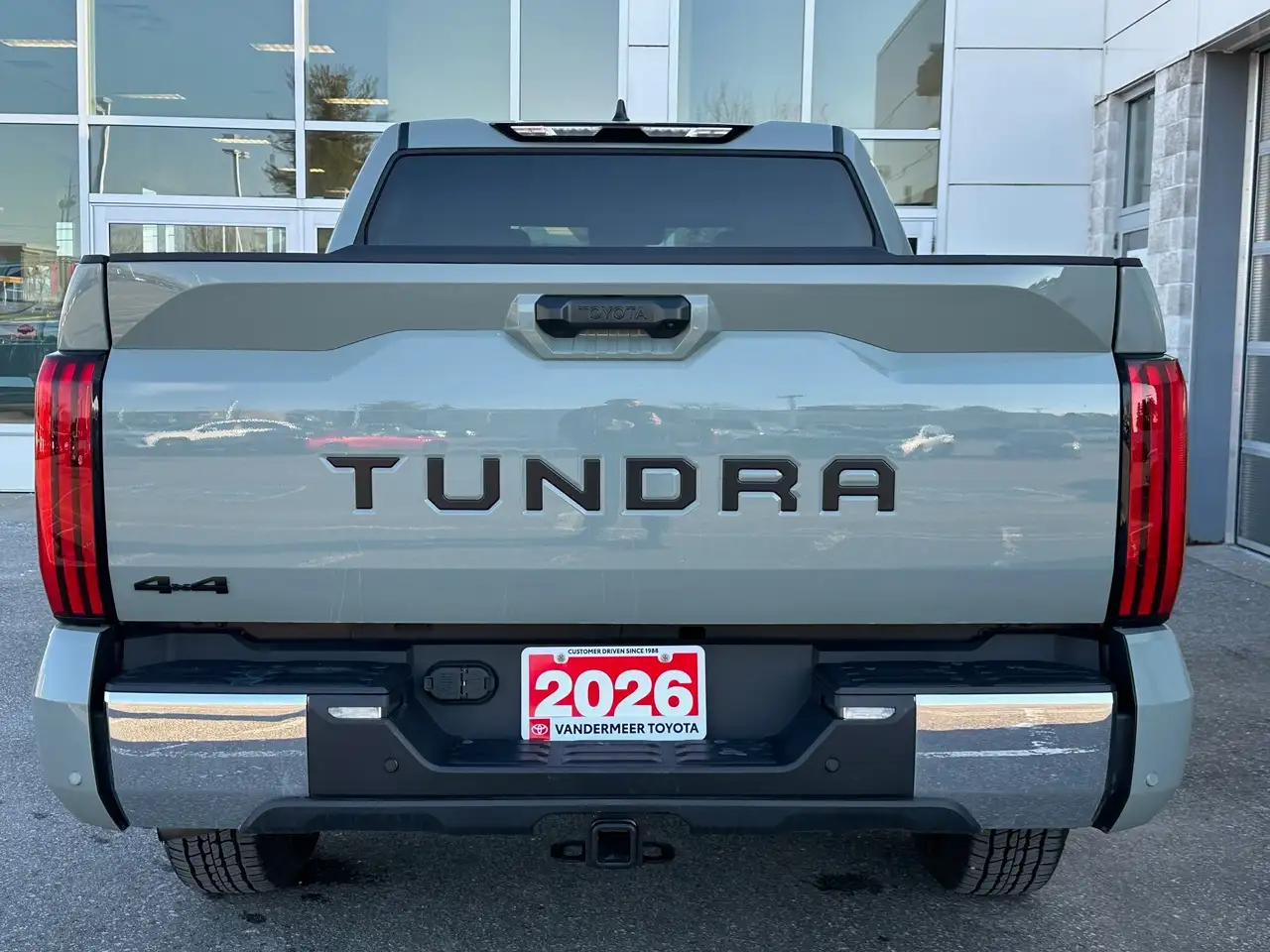 Toyota Tundra снимка Toyota Tundra