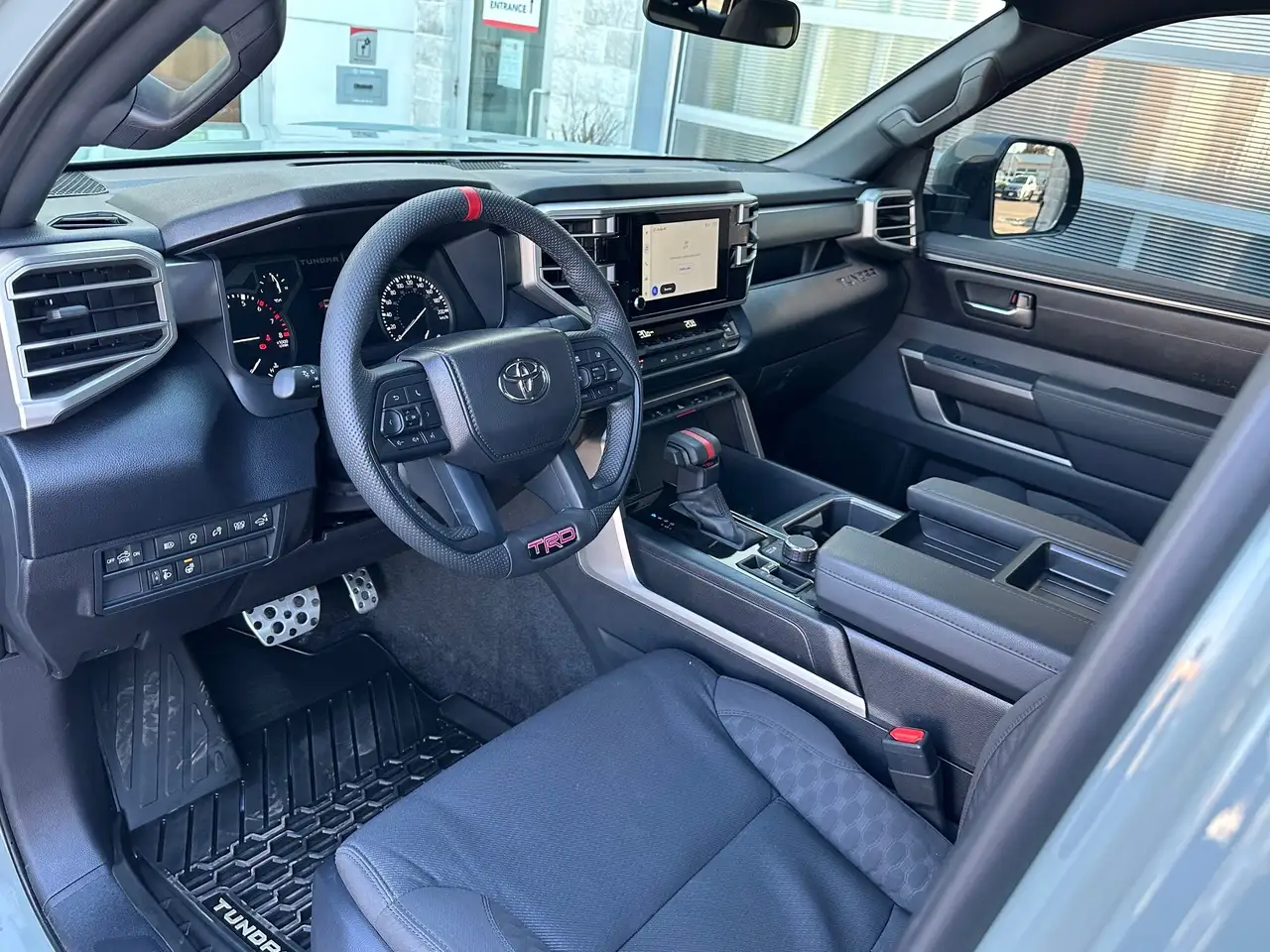 Toyota Tundra снимка Toyota Tundra