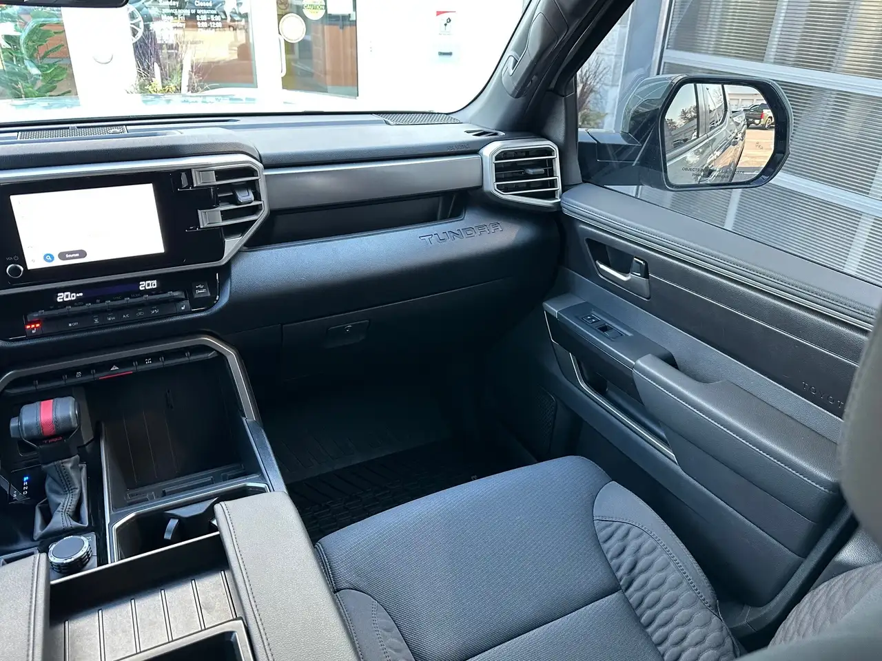 Toyota Tundra снимка Toyota Tundra