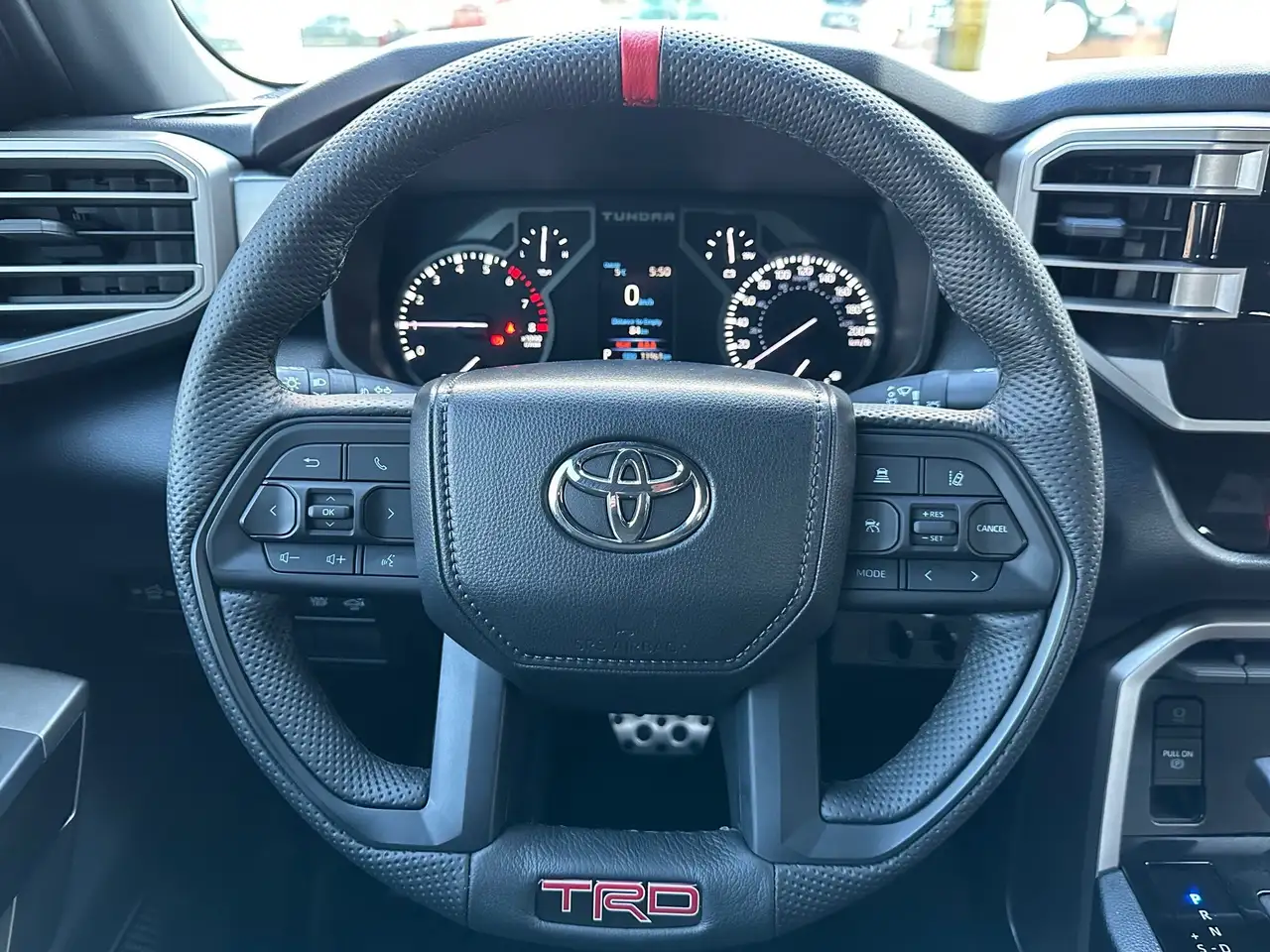 Toyota Tundra снимка Toyota Tundra