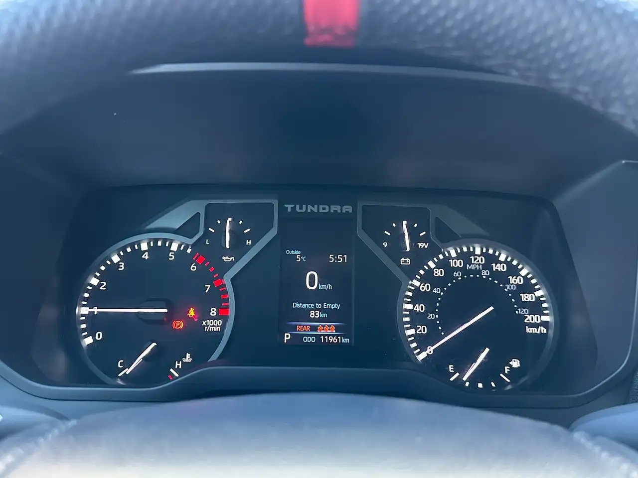 Toyota Tundra снимка Toyota Tundra
