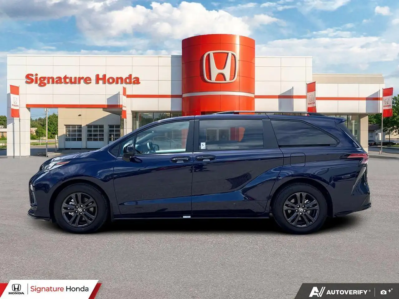 Toyota Sienna снимка Toyota Sienna
