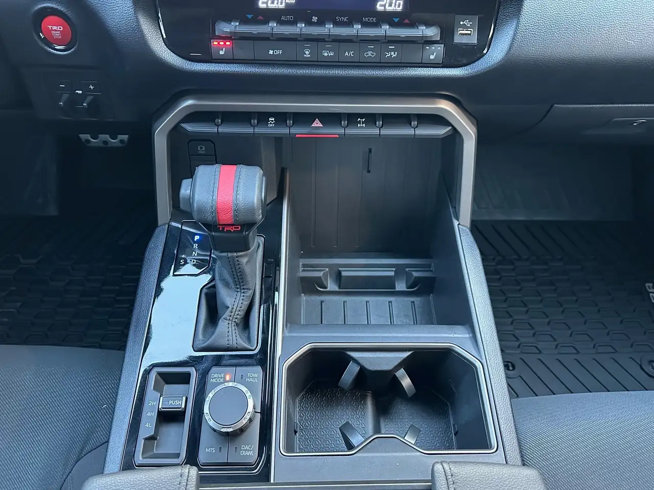 Toyota Tundra снимка Toyota Tundra