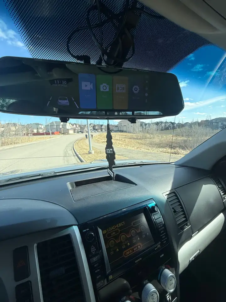 Toyota Tundra снимка Toyota Tundra