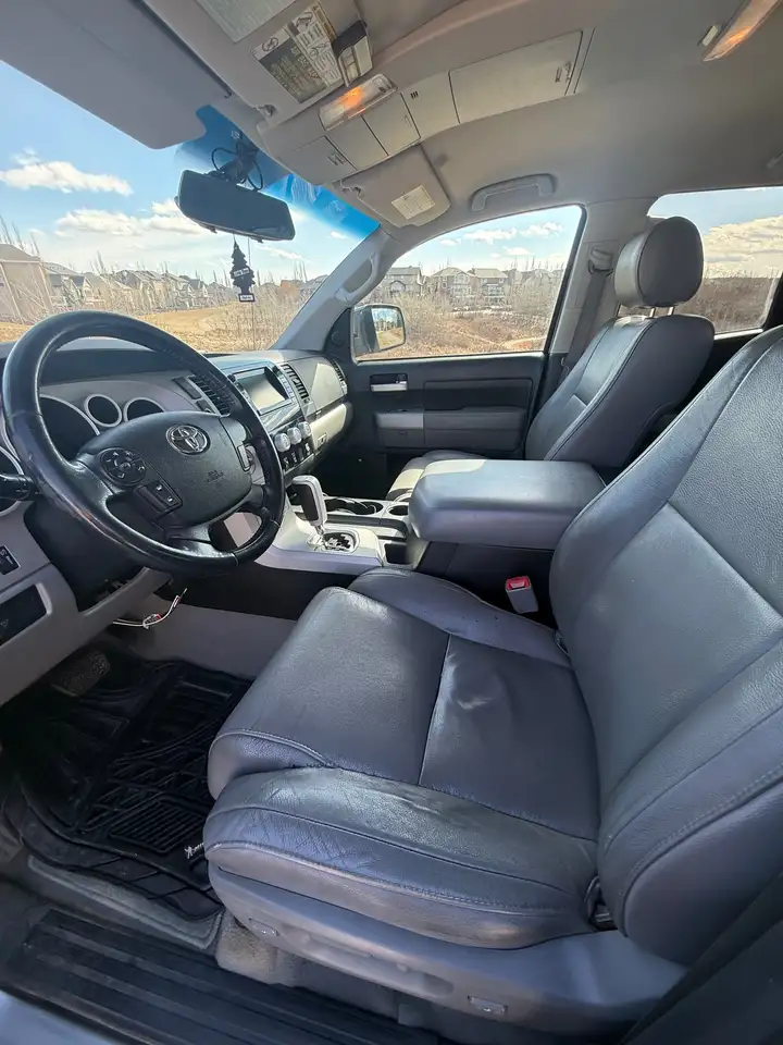 Toyota Tundra снимка Toyota Tundra